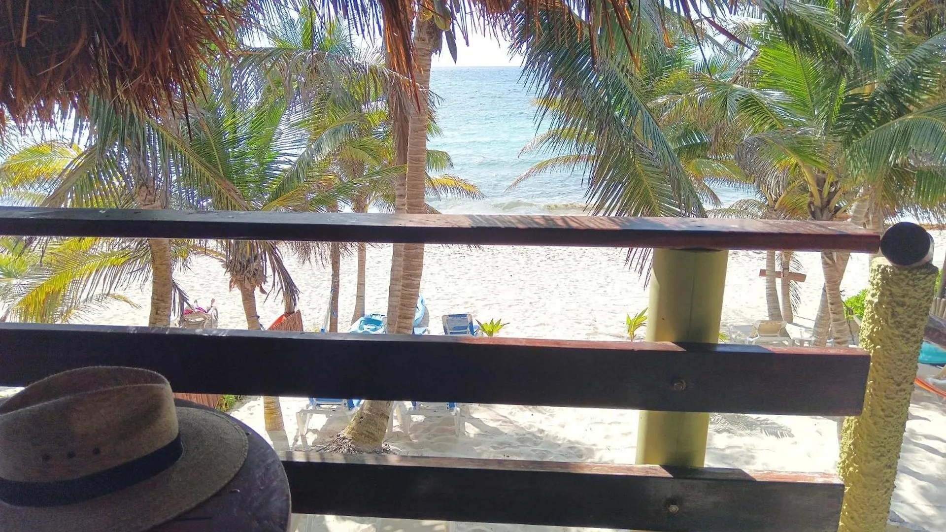 Unahkin Akumal, Tulum Beachfront Condo Relaxing Mexico